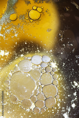 Reaction of liquid bubbles