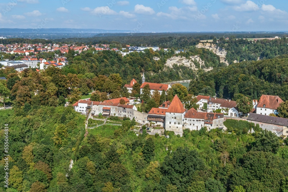Burghausen aus der Luft - Ausblick auf den nördlichen Bereich der imposanten Burganlage
