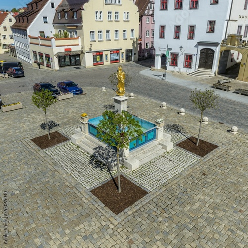 Sonniger Frühlingsmorgen am idyllischen Marktplatz in Wemding im nördlichen Schwaben photo