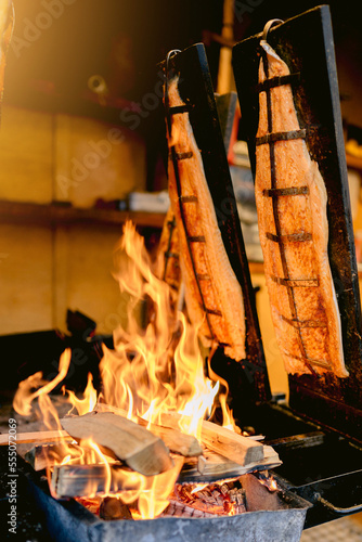 Flammlachs vom Feuer 