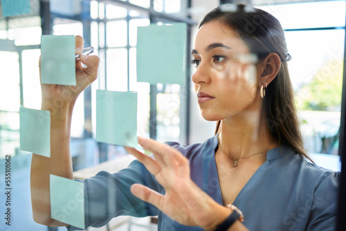 Canvas Print Corporate woman, sticky notes and glass board for planning, brainstorming and strategy at modern office