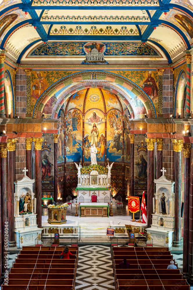 Obraz premium Interior of the Sanctuary of St. Joseph. City of Belo Horizonte. Minas Gerais state. Brazil. Santuário de São José