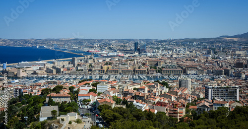 Fototapeta Naklejka Na Ścianę i Meble -  View of the port and downtown of Marseille, France