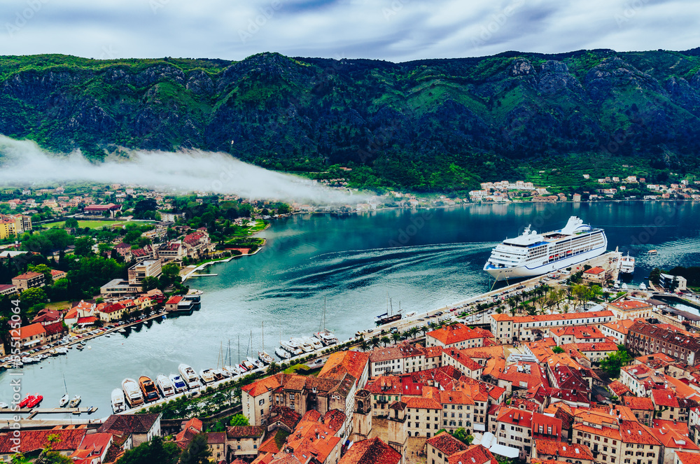 Fototapeta premium モンテネグロ 世界遺産 コトル