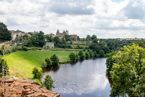 Tiffauges. La rivi  re S  vre nantaise. Vend  e. Pays de la Loire