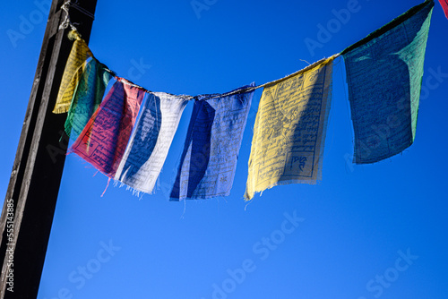 bandierine di preghiera buddiste  tibetane  photo