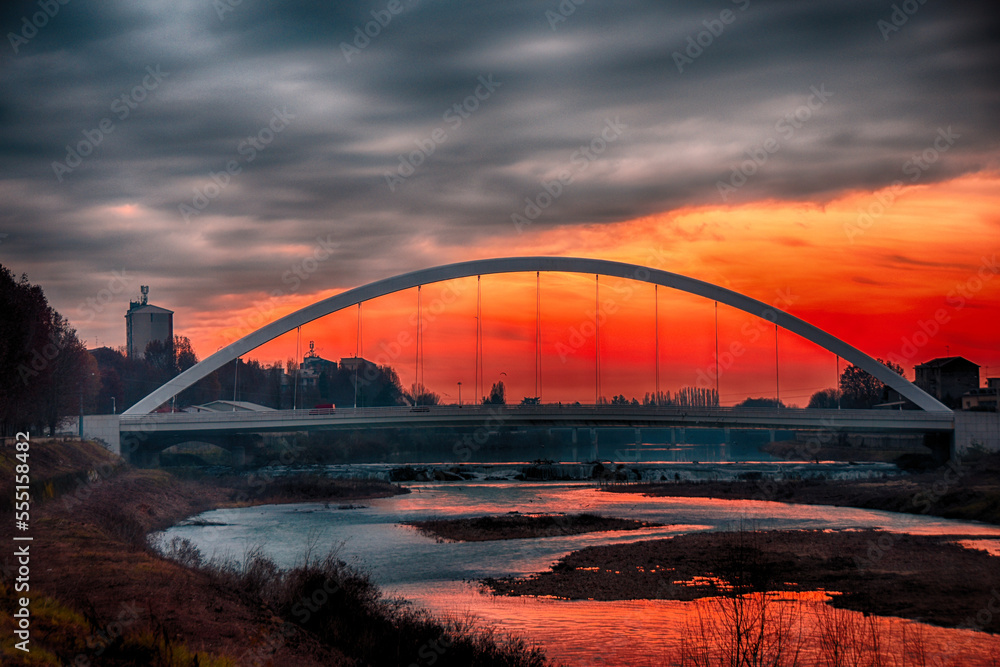 Obraz premium Tramonto sul ponte Meier - Alessandria 