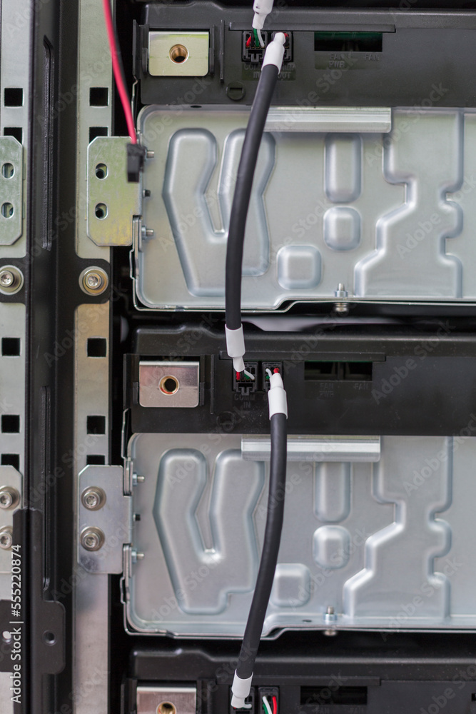 Energy storage batteries for back up power to an electric power plant Energy storage batteries for back up power to an electric power plant