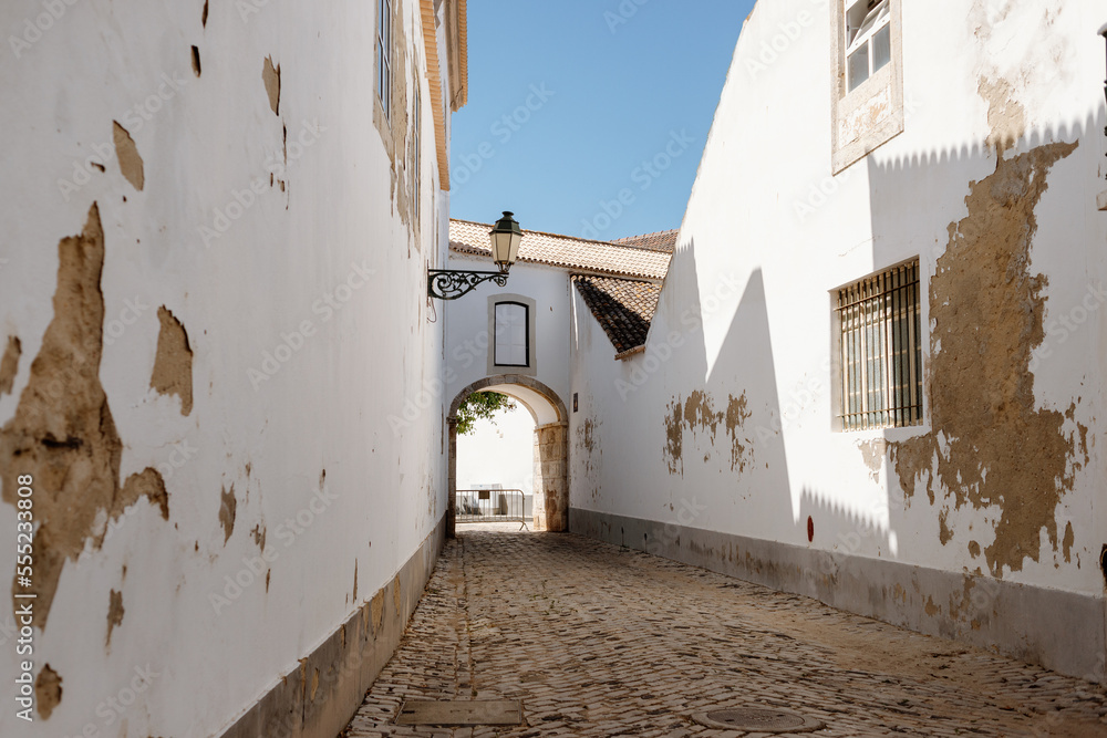 Walking through the old streets of the center of Faro, a town in the Algarve in Portugal.