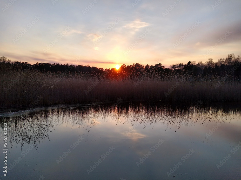 Obraz premium sunrise over the river