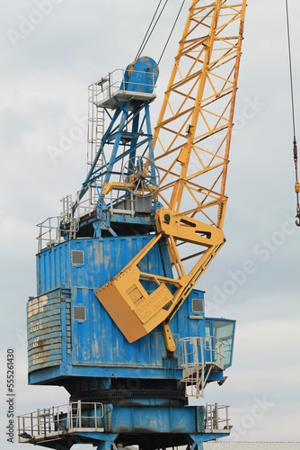 Wallpaper Mural Crane in port Hull UK Torontodigital.ca