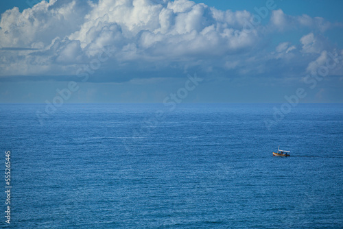 boat on the sea © Samuel