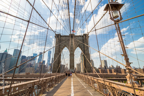 Brooklyn Bridge and Manhattan skyline, New York City, United States. © Itza