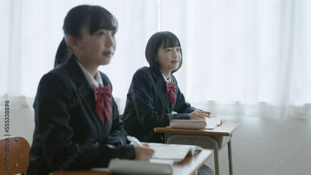 授業を受ける学生