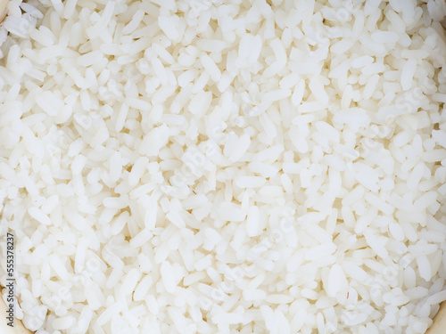 The texture of already cooked rice.
