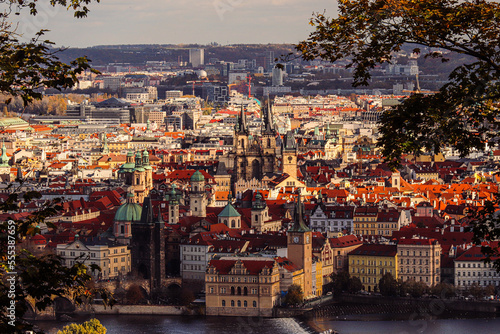 Vista de Praga al atardecer, República Checa desde la colina Petrin. Rio Vltava y puente de Carlos en primer plano y la Iglesia de Tyn en el centro. photo