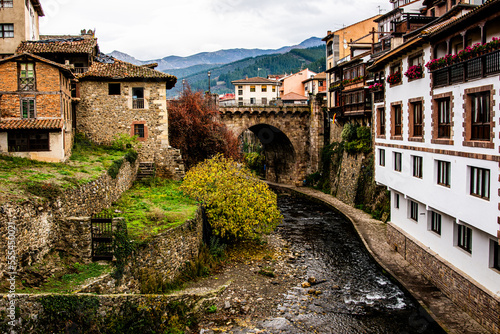 Potes municipio de Cantabria en España pueblo de los puentes