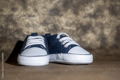 petites chaussures pour b  b   ou jeune enfant