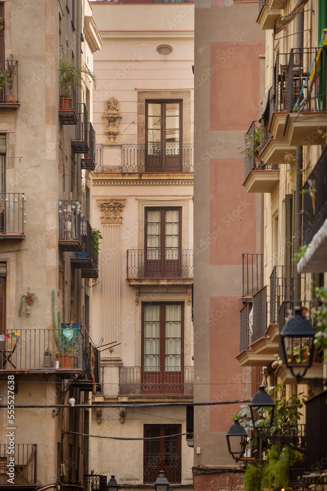 Fototapeta premium Beautiful architecture in the city centre of Barcelona