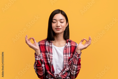 Foto Meditation, stress-free relief at work concept