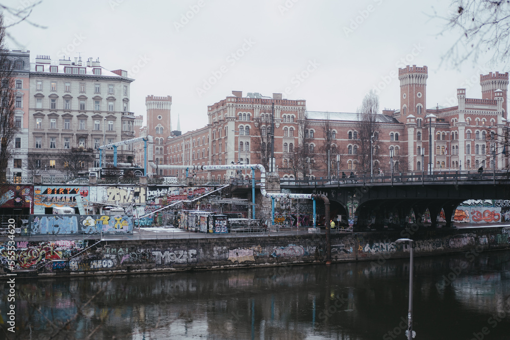 Obraz premium Wien, 15.12.2022: Donaukanal