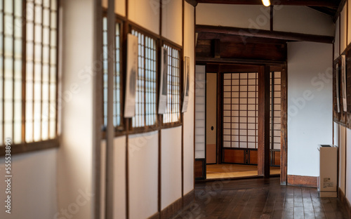 木造の旅館の廊下、連絡橋、踊り場 photo