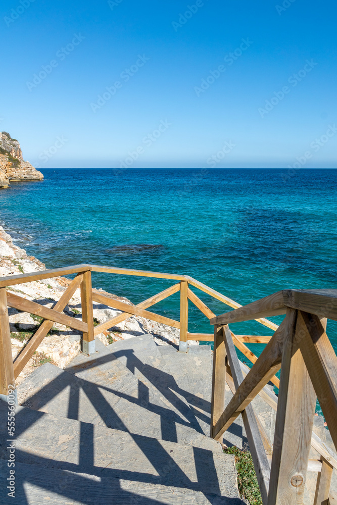 Cala Mendia Urlaub Sommer Treppen zum Strand