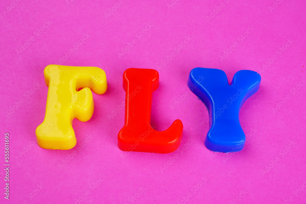 Naklejka premium Colorful plastic alphabet letters isolated.