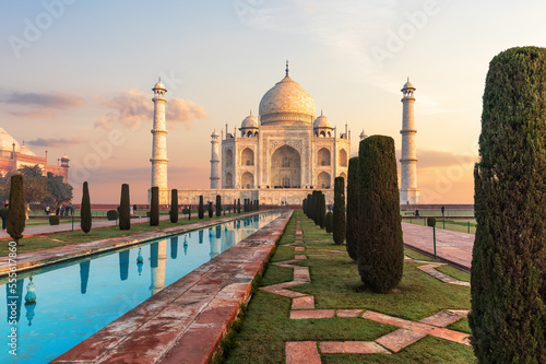 Obraz na płótnie Taj Mahal sunrise view, India, Agra, Uttar Pradesh w salonie
