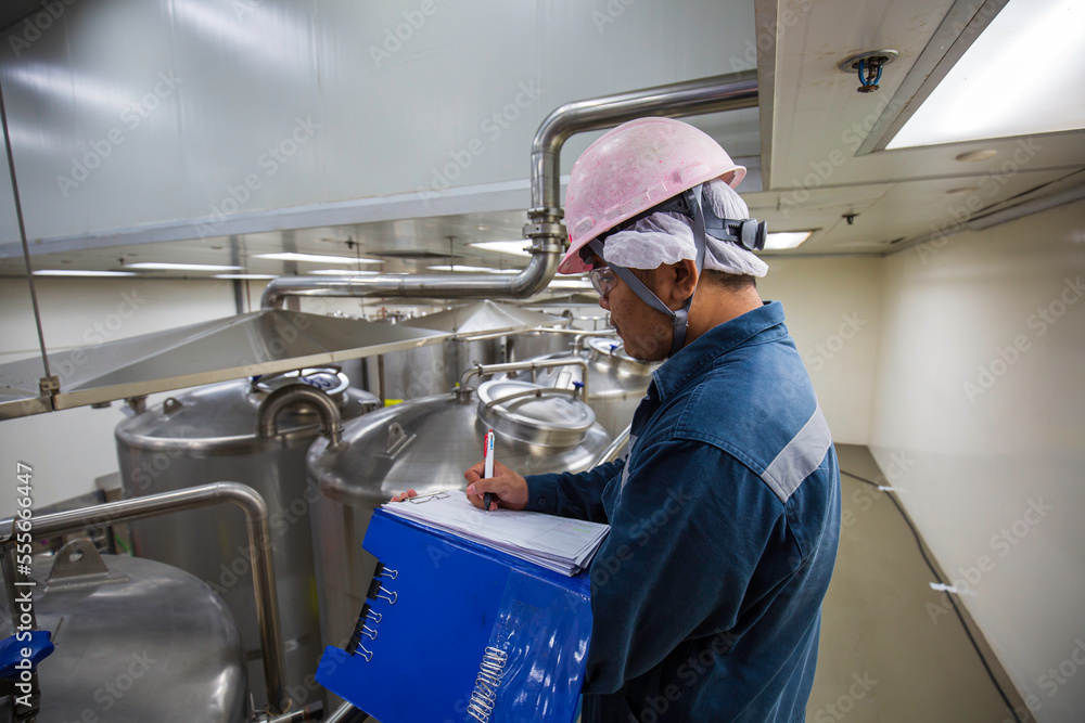 Male work inspection process milk powder cellar at the with vertical stainless steel Male work inspection process milk powder cellar at the with vertical stainless steel