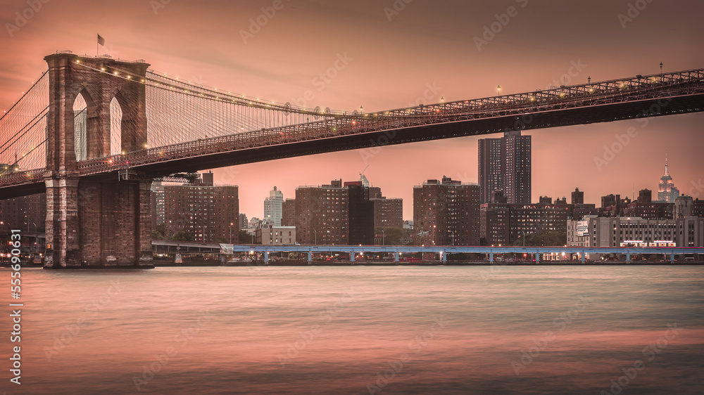 Naklejka premium NYC Brooklyn Bridge river view