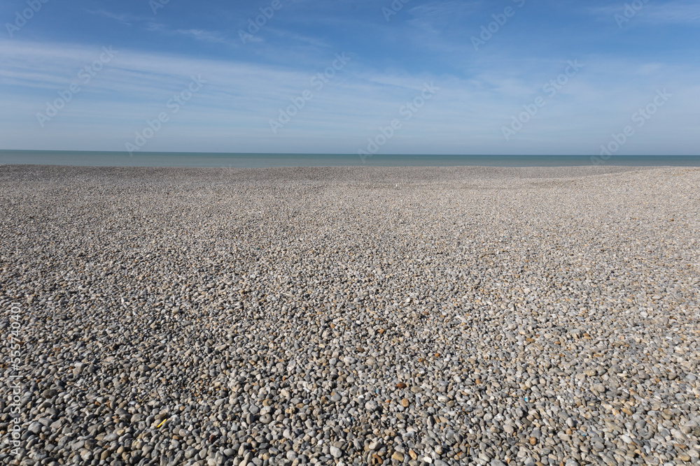 Plage de galets en Baie de Somme dans les Hauts de France Plage de galets en Baie de Somme dans les Hauts de France