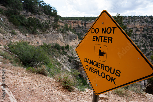 Warning sign at Grand Canyon National Park