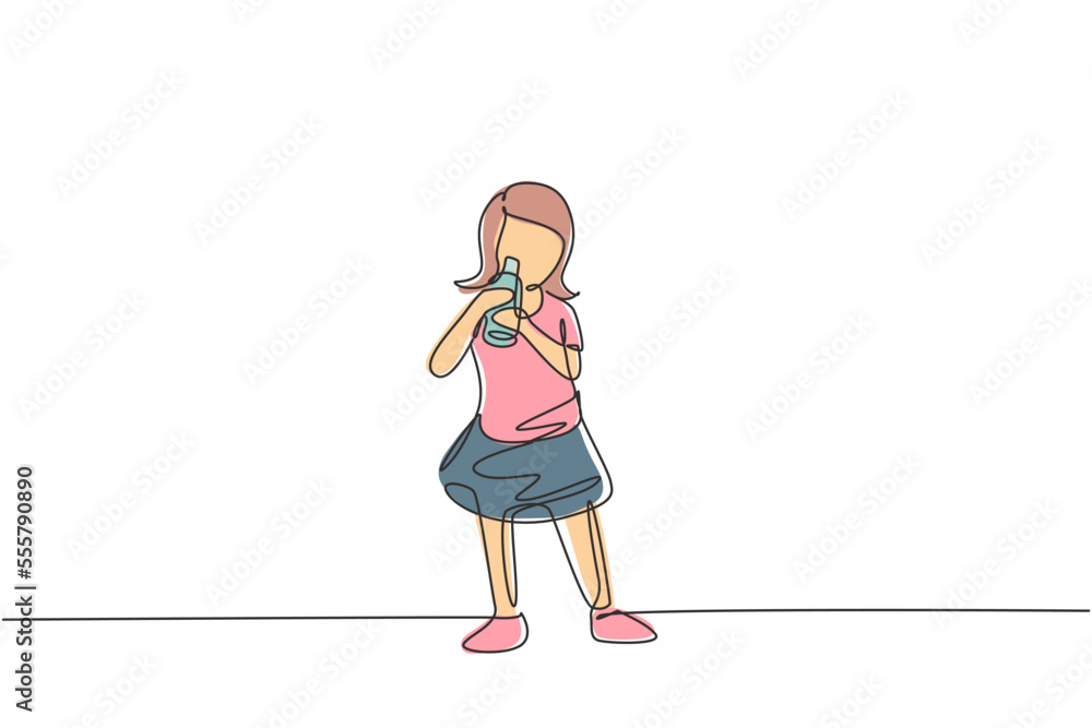 Continuous one line drawing girl standing while drinking milk in a bottle to fulfill her body's nutrition. Healthy lifestyles concept for kids. Single line draw design vector graphic illustration Continuous one line drawing girl standing while drinking milk in a bottle to fulfill her body's nutrition. Healthy lifestyles concept for kids. Single line draw design vector graphic illustration