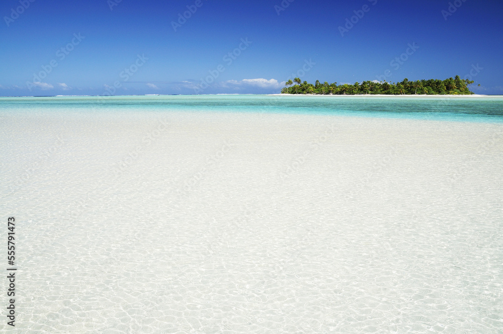 Maina Island and Beach, Aitutaki Lagoon, Aitutaki, Cook Islands Maina Island and Beach, Aitutaki Lagoon, Aitutaki, Cook Islands