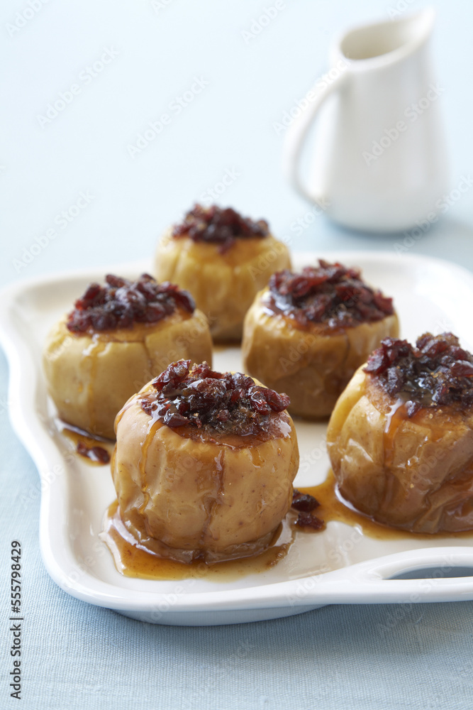 Baked apples stuffed with raisins, cranberries and brown sugar Baked apples stuffed with raisins, cranberries and brown sugar