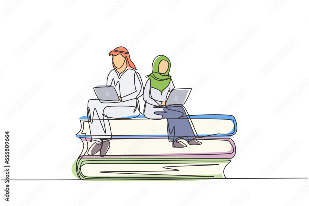 Single continuous line drawing Arabian couple with laptop sitting on pile of books together. Freelance, distance learning, online courses, studying. One line draw graphic design vector illustration