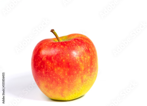 Apfel isoliert vor weißem Hintergrund