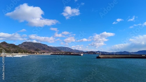 Wallpaper Mural 小豆島の漁港から見る瀬戸内海の海岸線 Torontodigital.ca