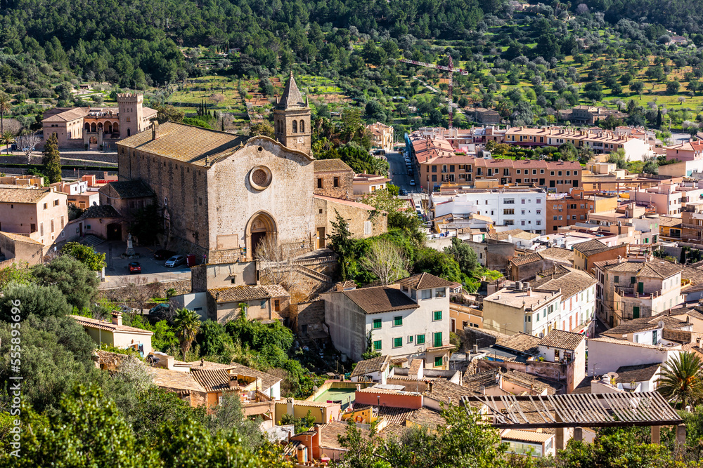 Andratx, town in Mallorca, Majorca, Balearic Islands, Spain, Europe, with view to parish church Santa Maria d'Andratx