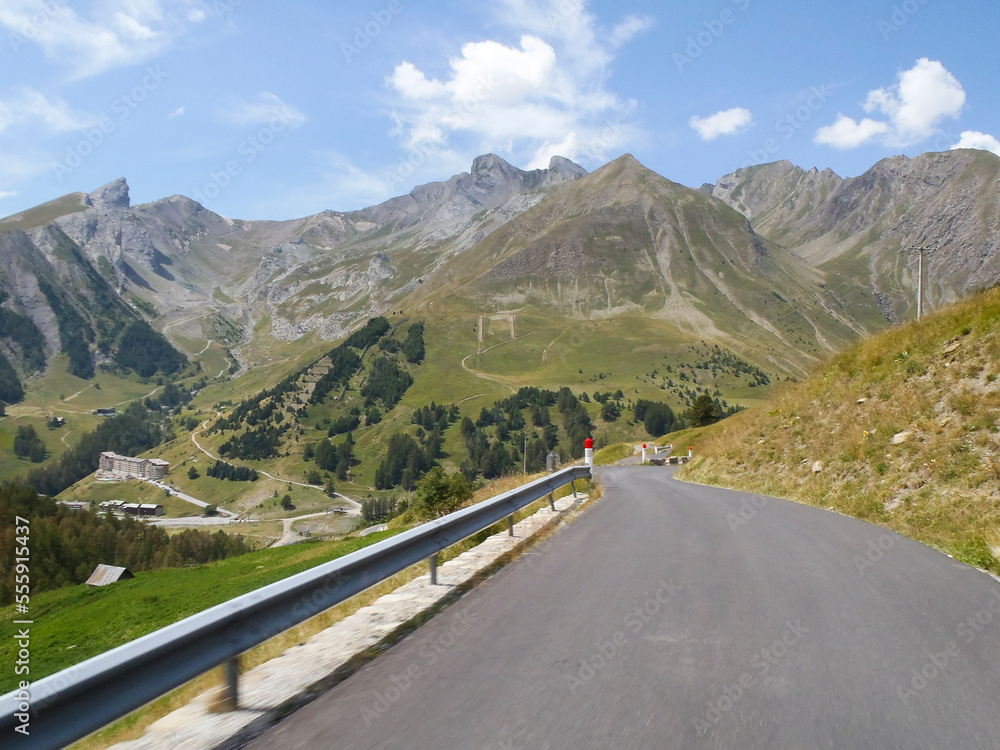 Naklejka premium pass road and surrounding mountains