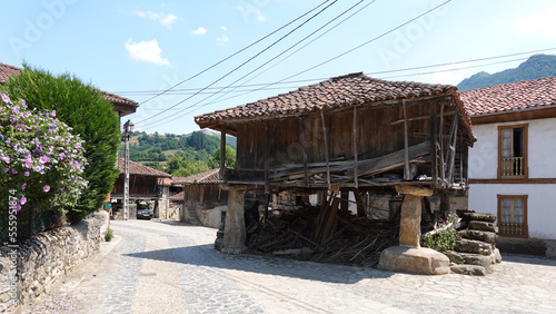 Hórreo tradicional de Soto de Agues, Asturias © IVÁN VIEITO GARCÍA