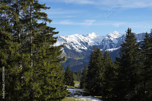 Premières neiges sur les montagnes suisses