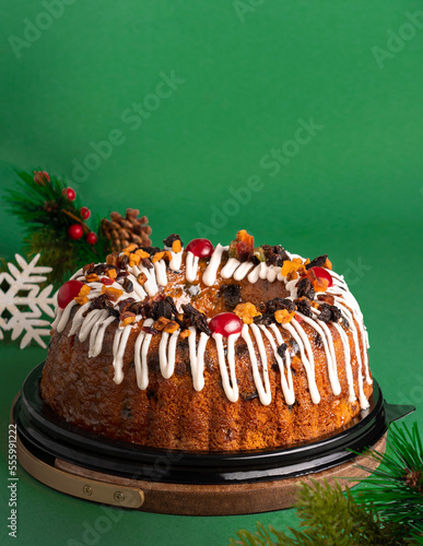 Thread fruit cake