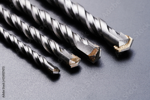 Foto Metal drill bits for concrete, Boers for perforator isolated on black background