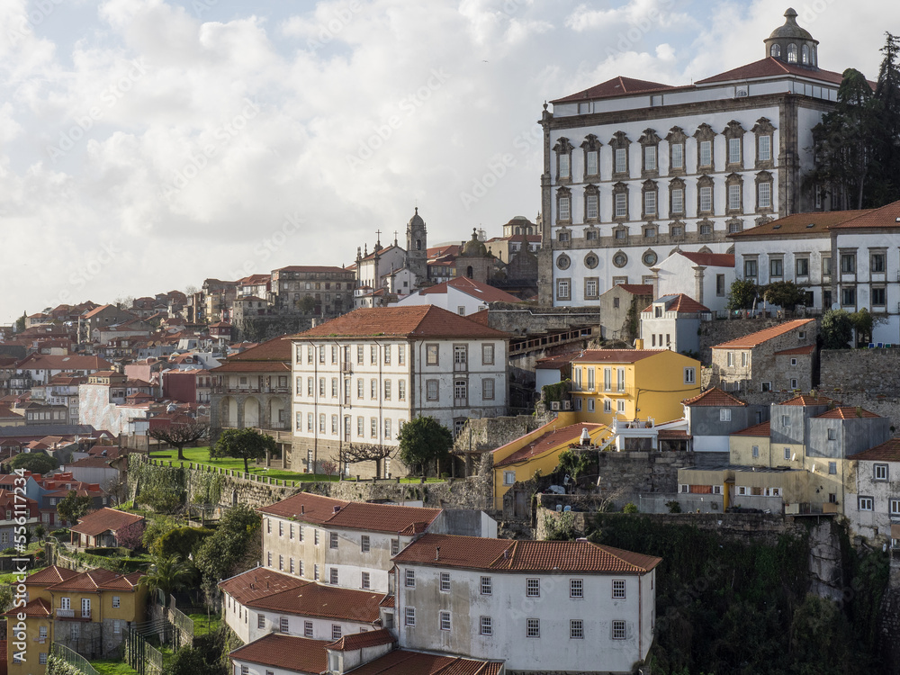 Die Stadt Porto am Douro in Portugal