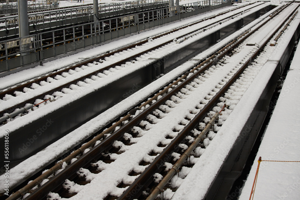 大雪の名古屋駅の線路の風景 大雪の名古屋駅の線路の風景