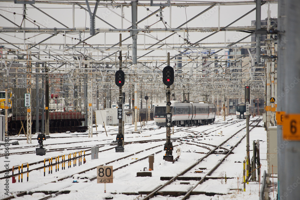 Naklejka premium 大雪の名古屋駅の線路の風景
