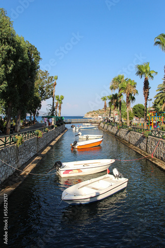 boats on the river thames