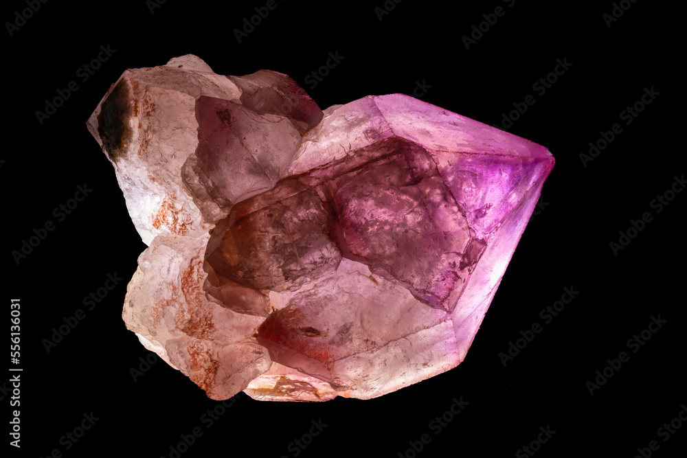 Fototapeta premium amethyst isolated on black
